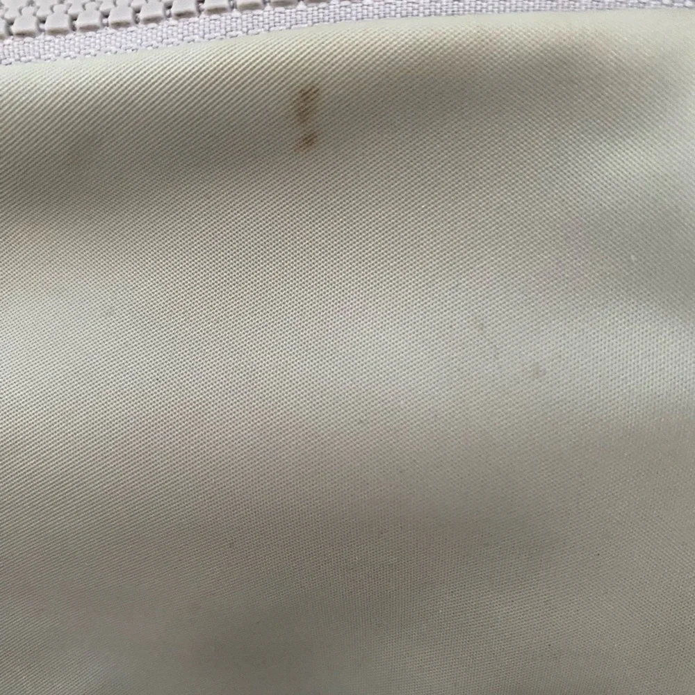 Lululemon Athletica Crossbody Bag in Light Gray - Picture 3 of 6